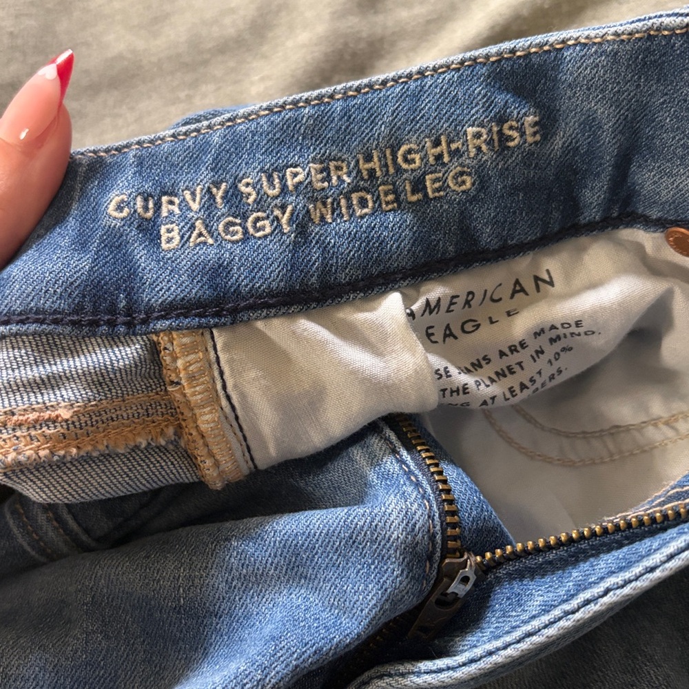 American Eagle Outfitters High Rise Blue Jeans - Picture 5 of 6